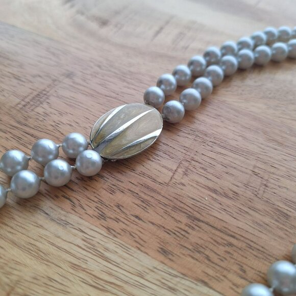 Vintage Double Strand Faux Pearl Necklace Gray Clasp Pendant 20 Inch - Picture 4 of 11
